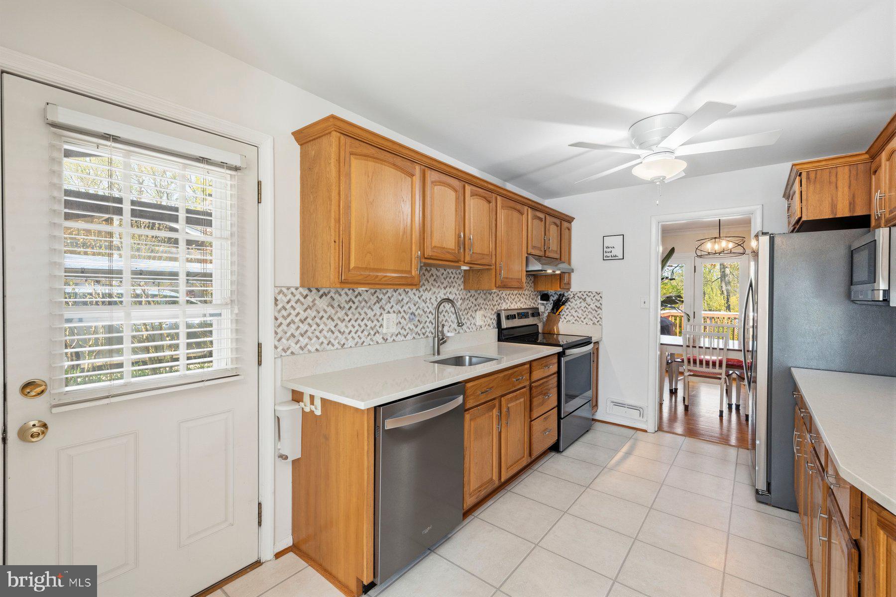 6231 Greeley Boulevard Springfield, VA 22152 - Photo 7 of 33