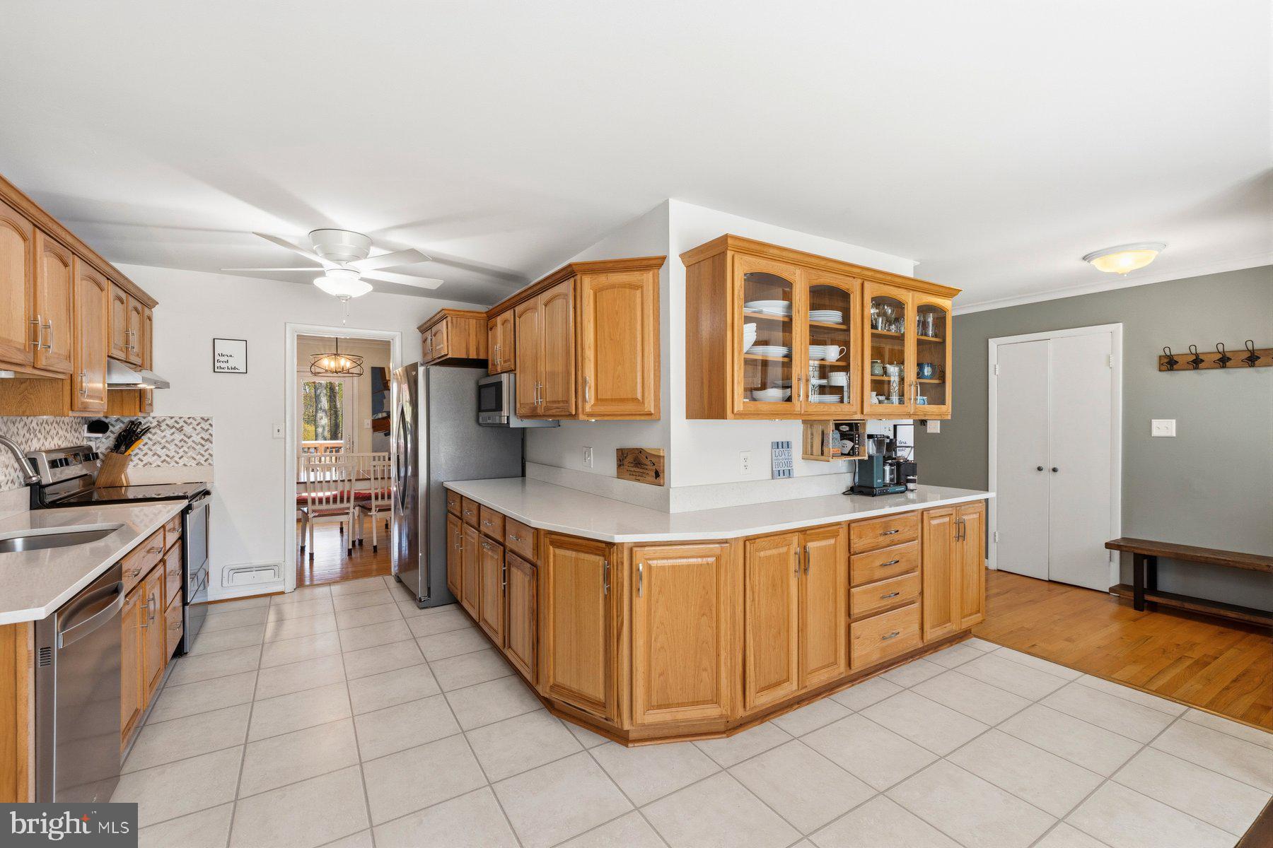 6231 Greeley Boulevard Springfield, VA 22152 - Photo 8 of 33