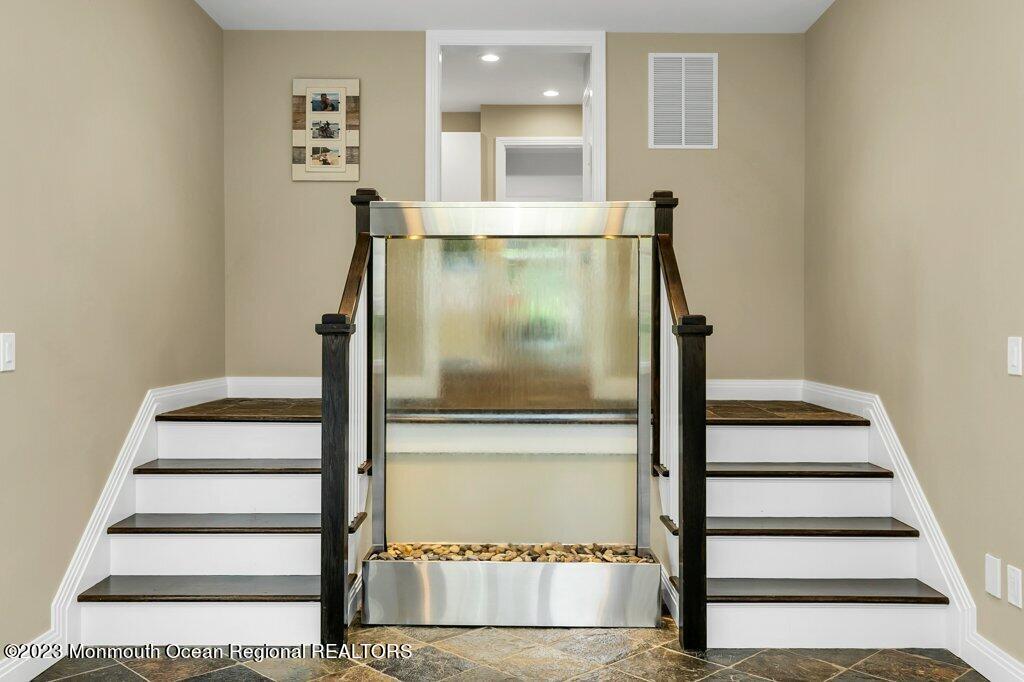 17 Club Way Red Bank, NJ 07701 - Photo 12 of 72 a view of entryway