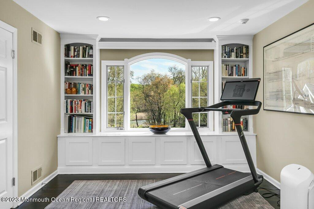 17 Club Way Red Bank, NJ 07701 - Photo 27 of 72 079-1F8A3123_m