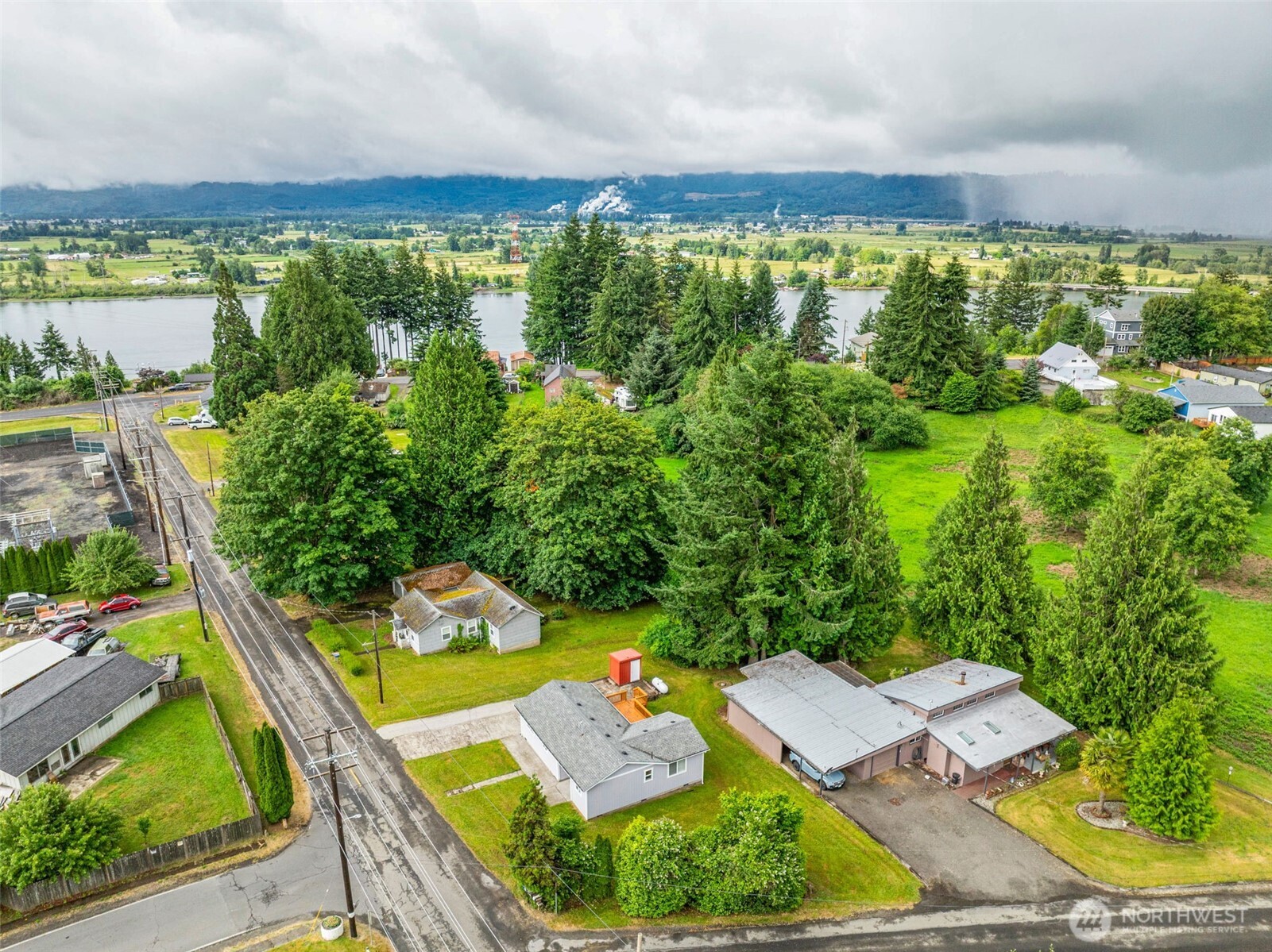 175 Jacobson Road Cathlamet, WA 98612 - Photo 8 of 32 view of a city from a balcony
