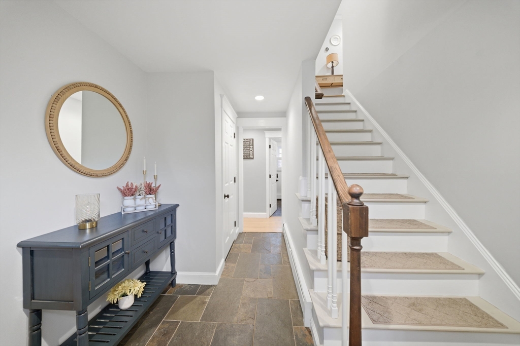 189 Ipswich Road Topsfield, MA 01983 - Photo 4 of 42