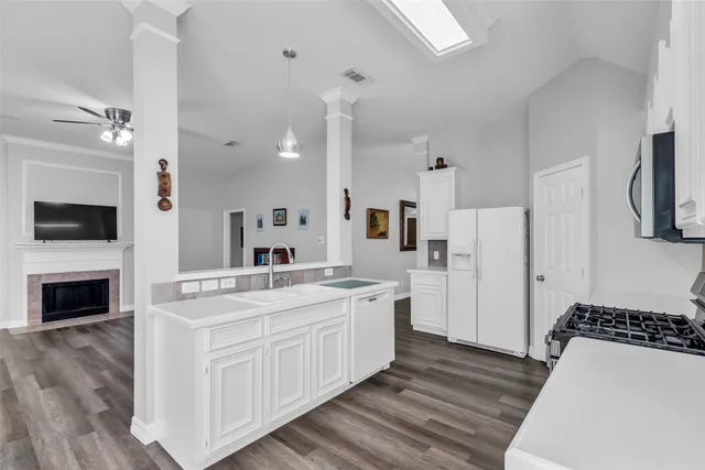 $339,000 | 3731 Crescent Drive, Pearland, TX 77584