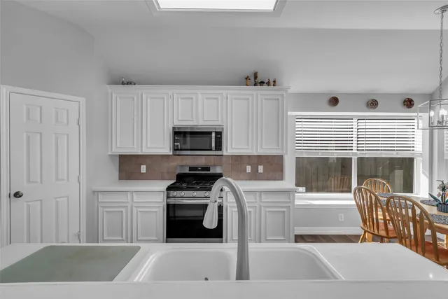 $339,000 | 3731 Crescent Drive, Pearland, TX 77584