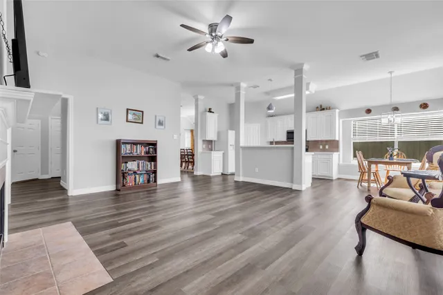 $339,000 | 3731 Crescent Drive, Pearland, TX 77584