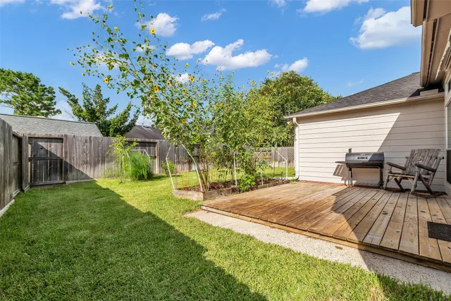 $339,000 | 3731 Crescent Drive, Pearland, TX 77584