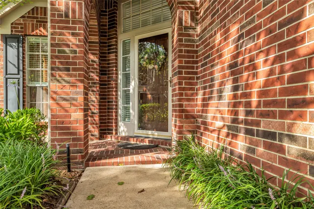 $339,000 | 3731 Crescent Drive, Pearland, TX 77584