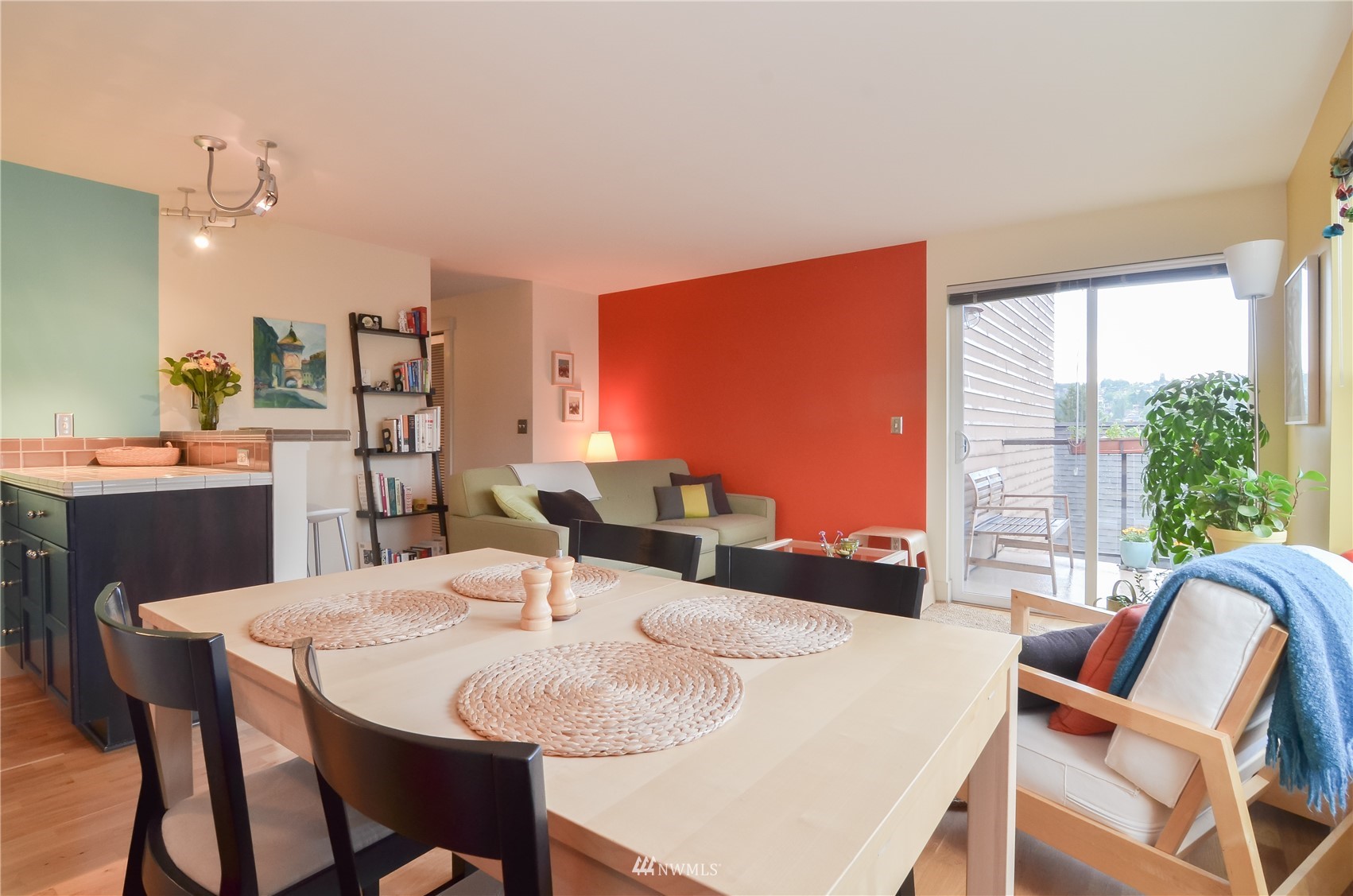 209 North 39th Street, Unit 301 Seattle, WA 98103 - Photo 11 of 24
