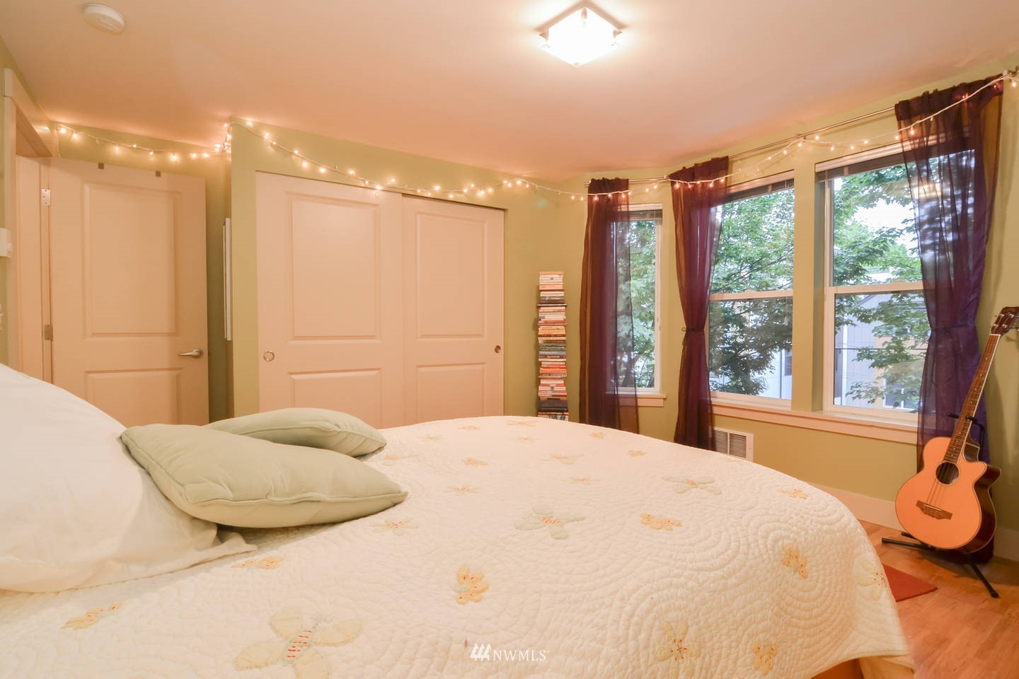 209 North 39th Street, Unit 301 Seattle, WA 98103 - Photo 13 of 24