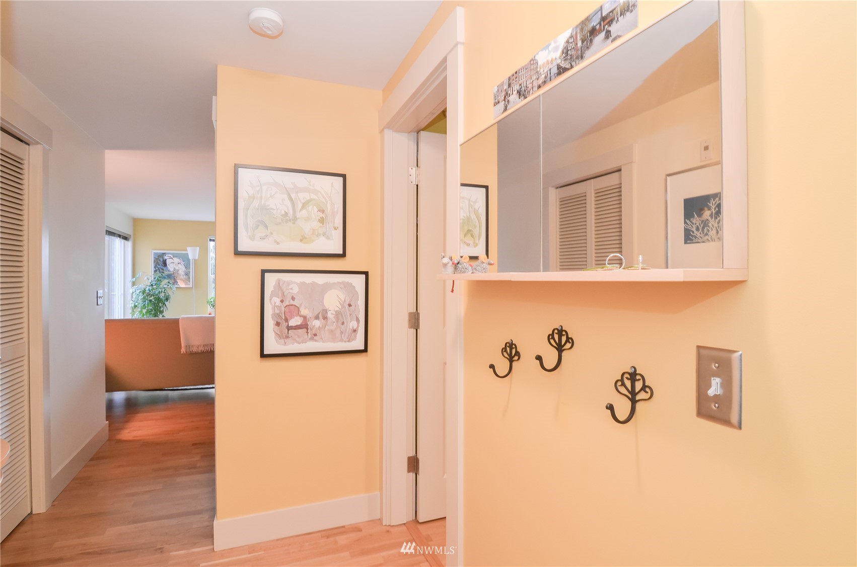 209 North 39th Street, Unit 301 Seattle, WA 98103 - Photo 17 of 24