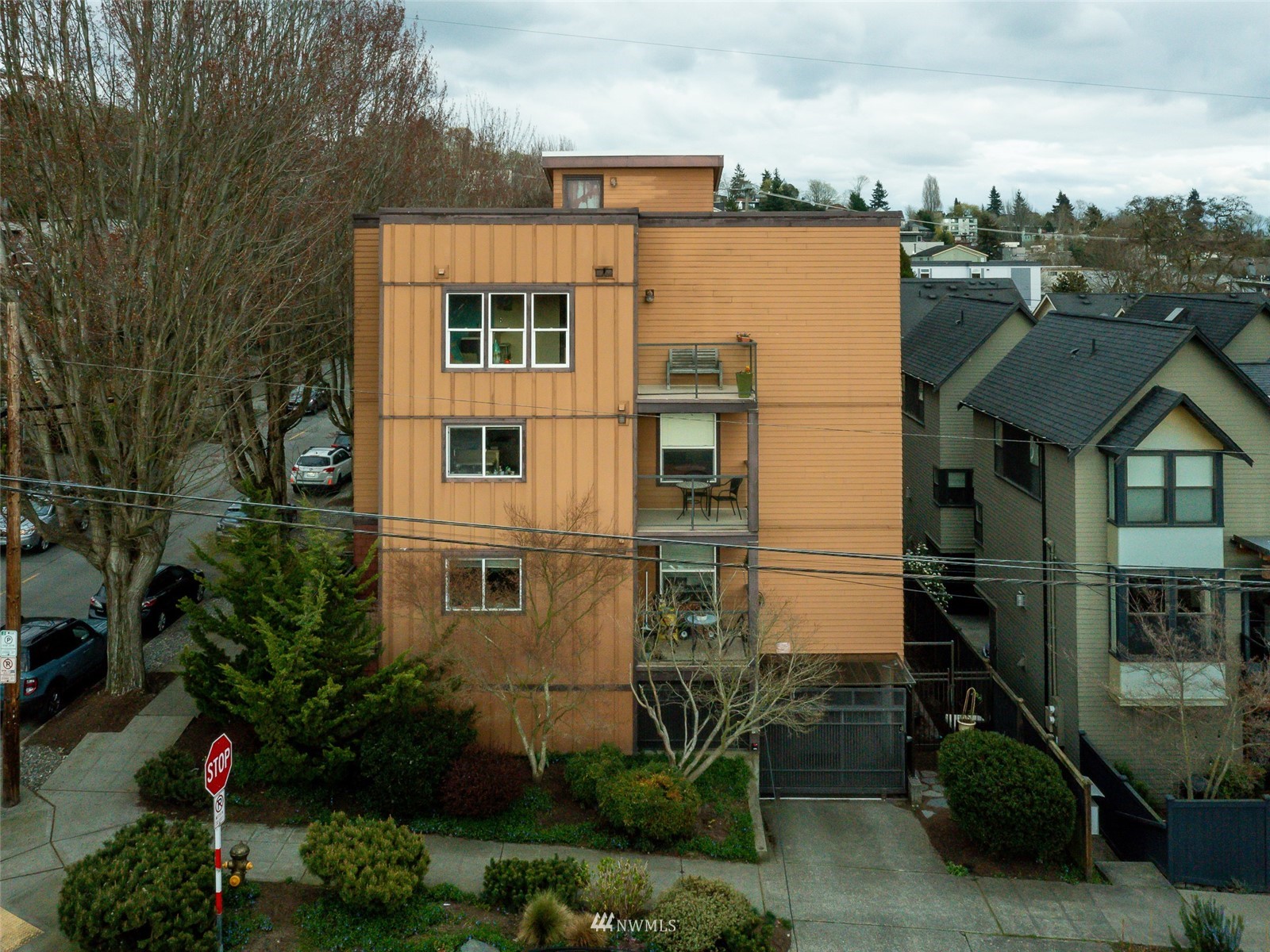 209 North 39th Street, Unit 301 Seattle, WA 98103 - Photo 18 of 24
