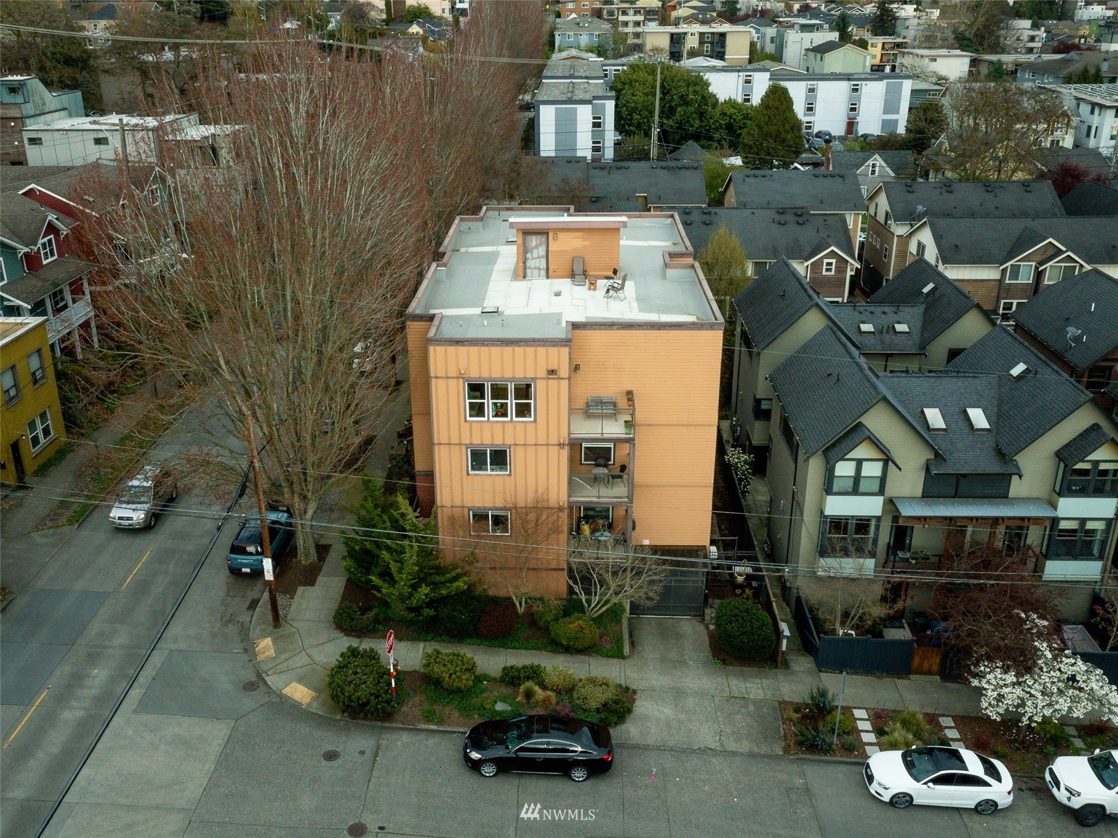 209 North 39th Street, Unit 301 Seattle, WA 98103 - Photo 19 of 24