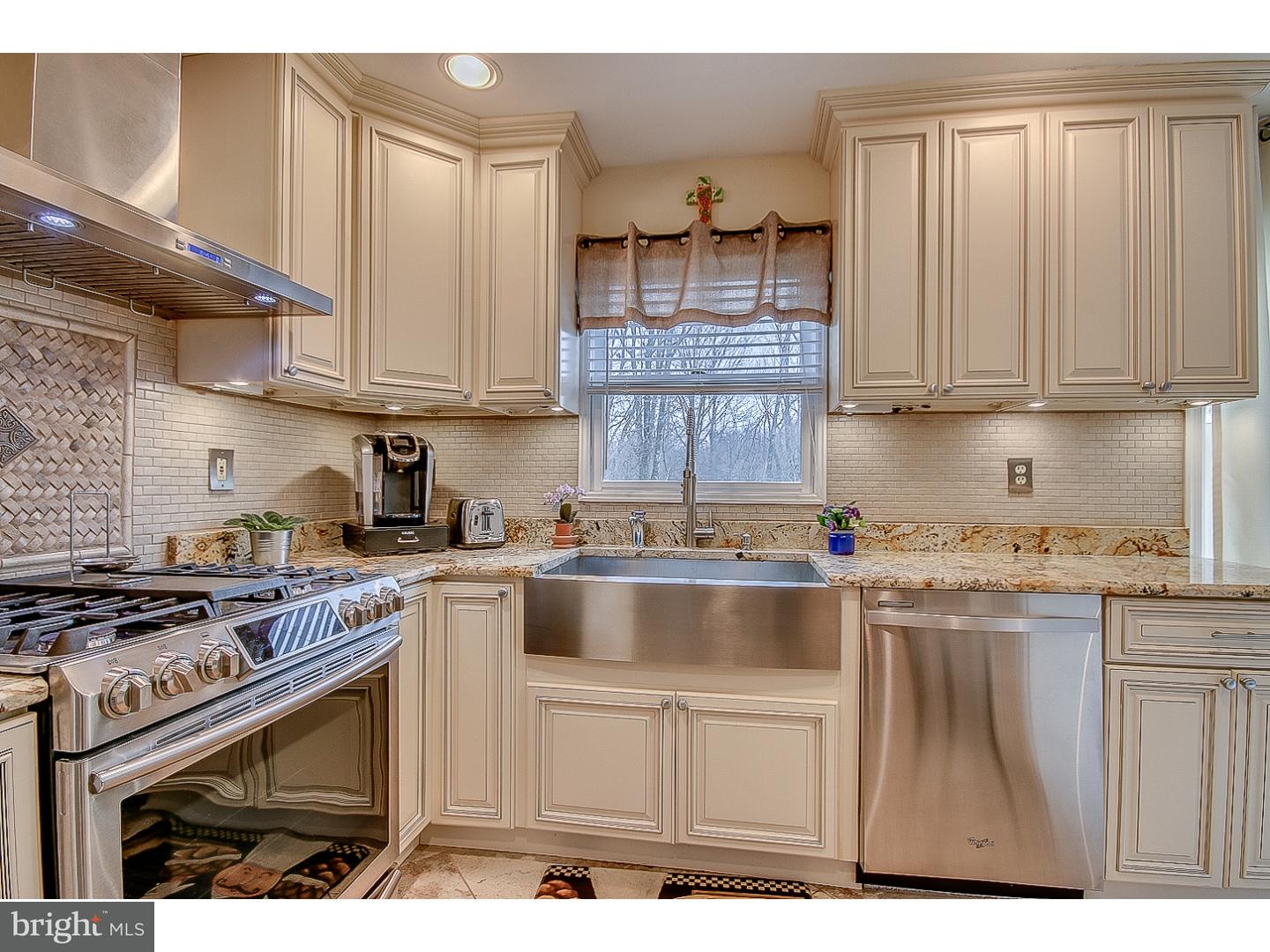 2256 Ridge View Drive Warrington, PA 18976 - Photo 10 of 25 Gallery Image 10