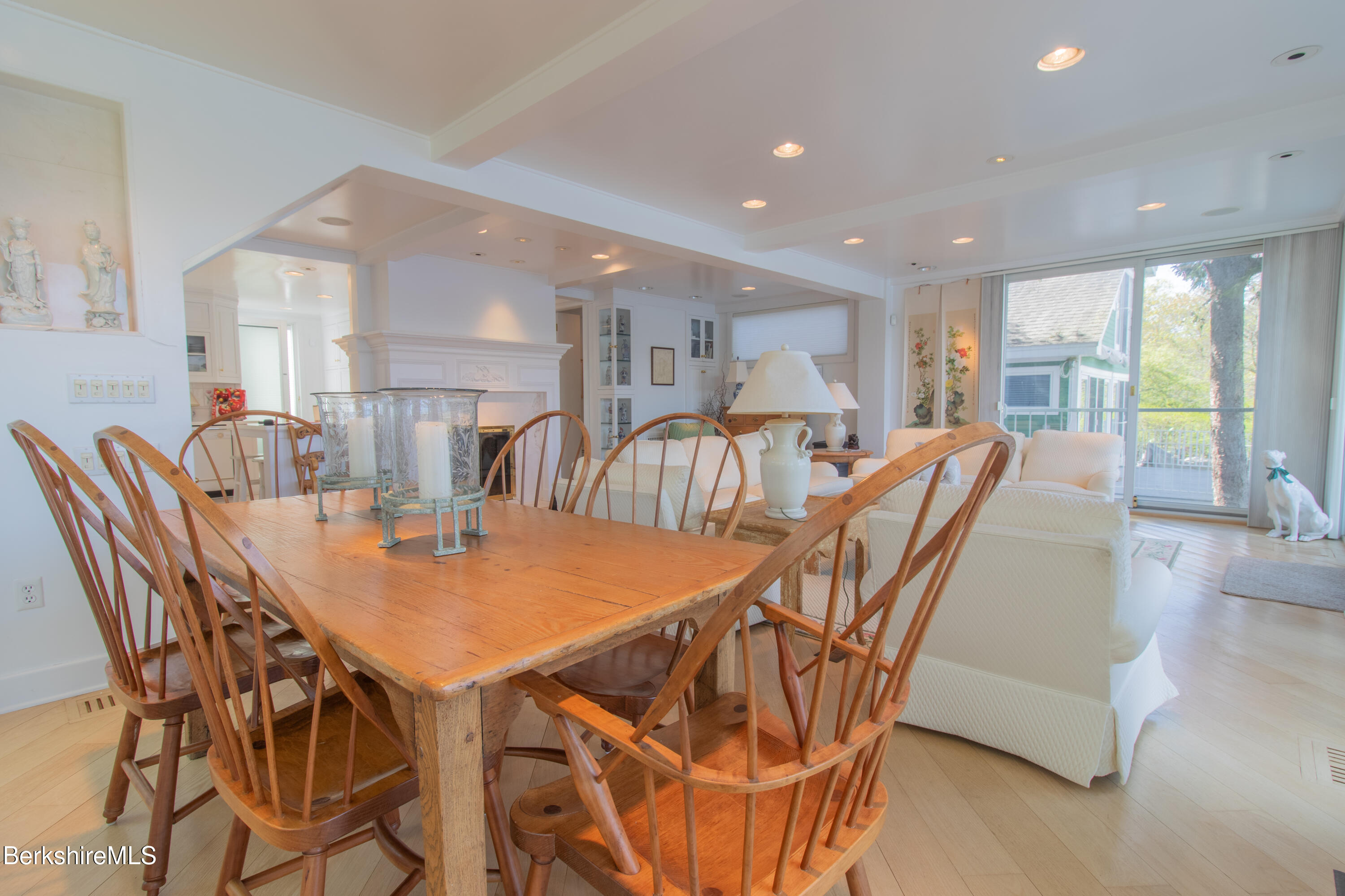10 Mahkeenac Shores Road Stockbridge, MA 01262 - Photo 10 of 50 Dining Area viewof GR