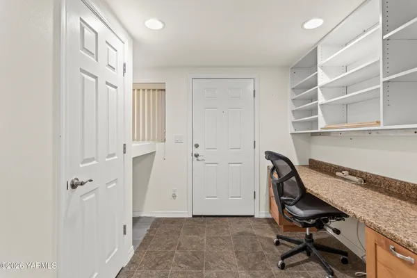 a view of a workspace