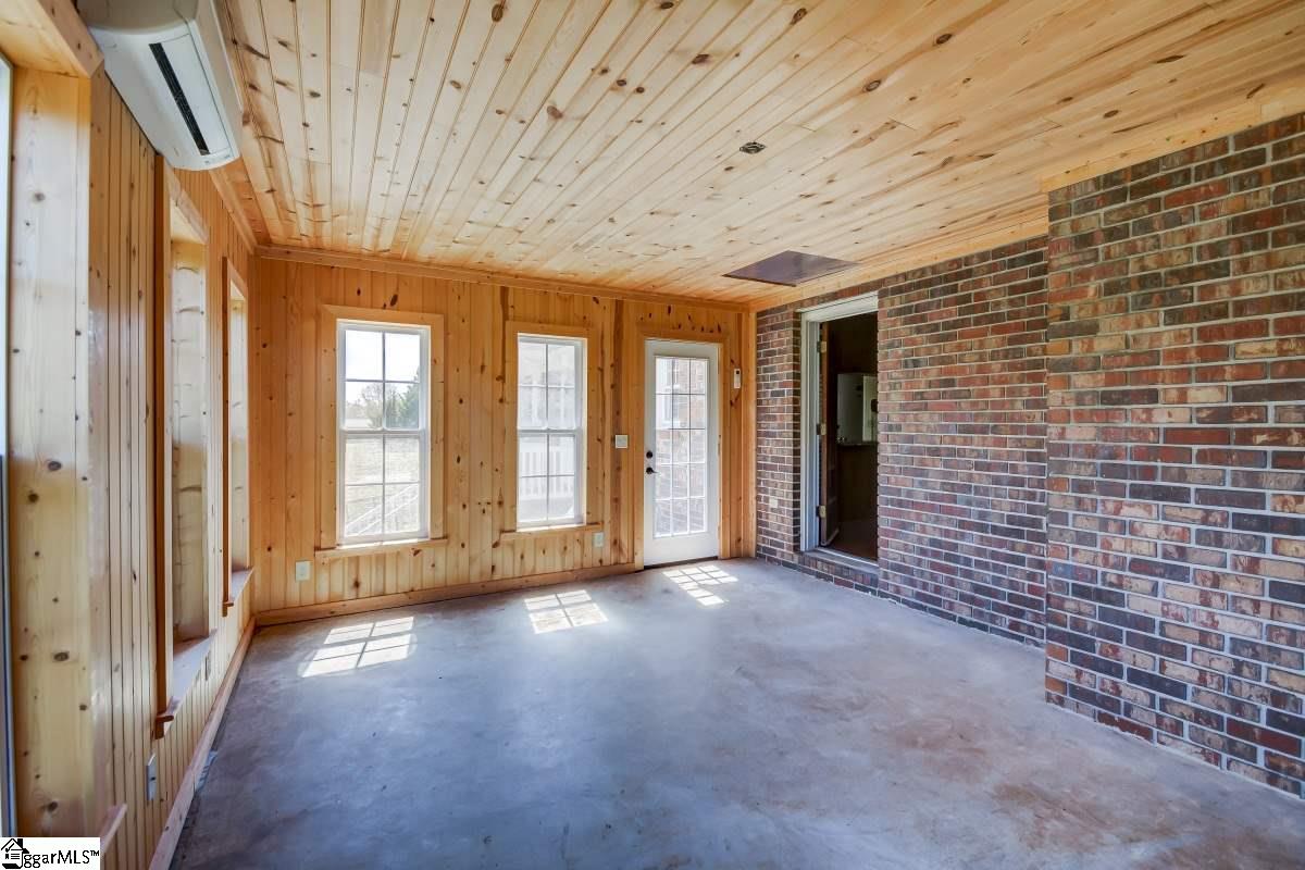 371 Davis Road Pelzer, SC 29669 - Photo 14 of 32