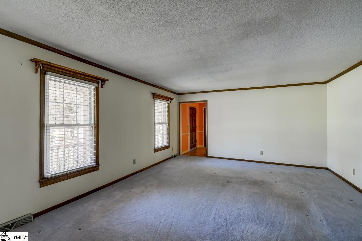 371 Davis Road Pelzer, SC 29669 - Photo 4 of 32