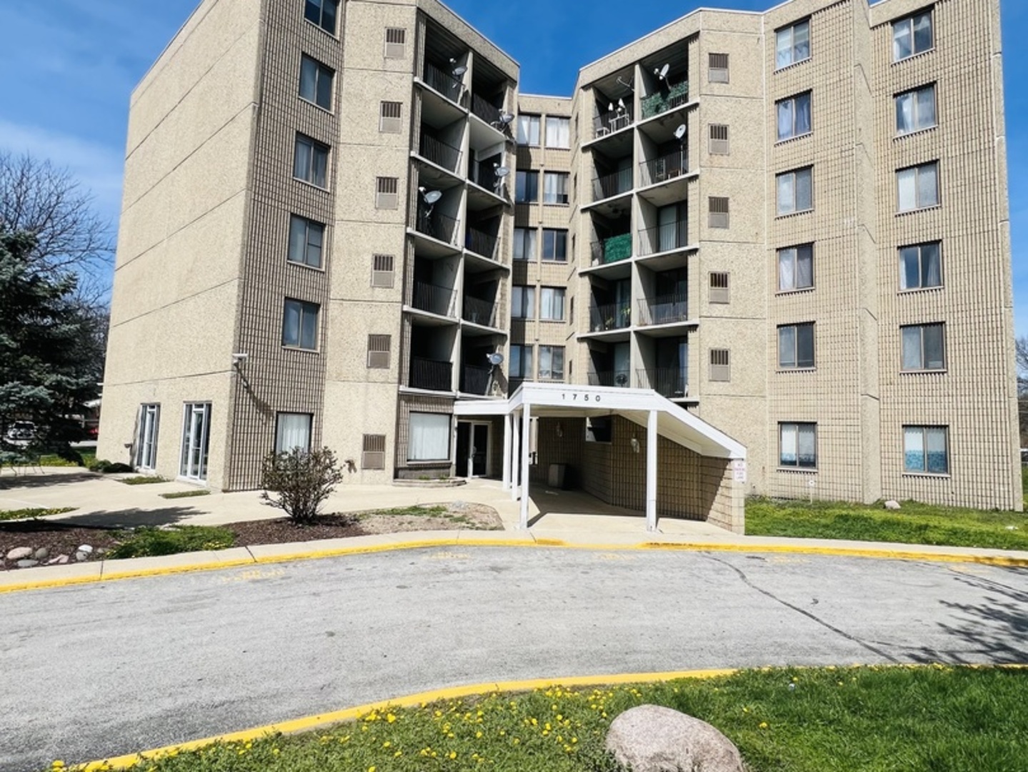 1750 North Marywood Avenue, Unit 315 Aurora, IL 60505 - Photo 1 of 20 a view of building with street