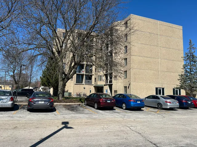 $139,500 | 1750 North Marywood Avenue, Unit 315, Aurora, IL 60505