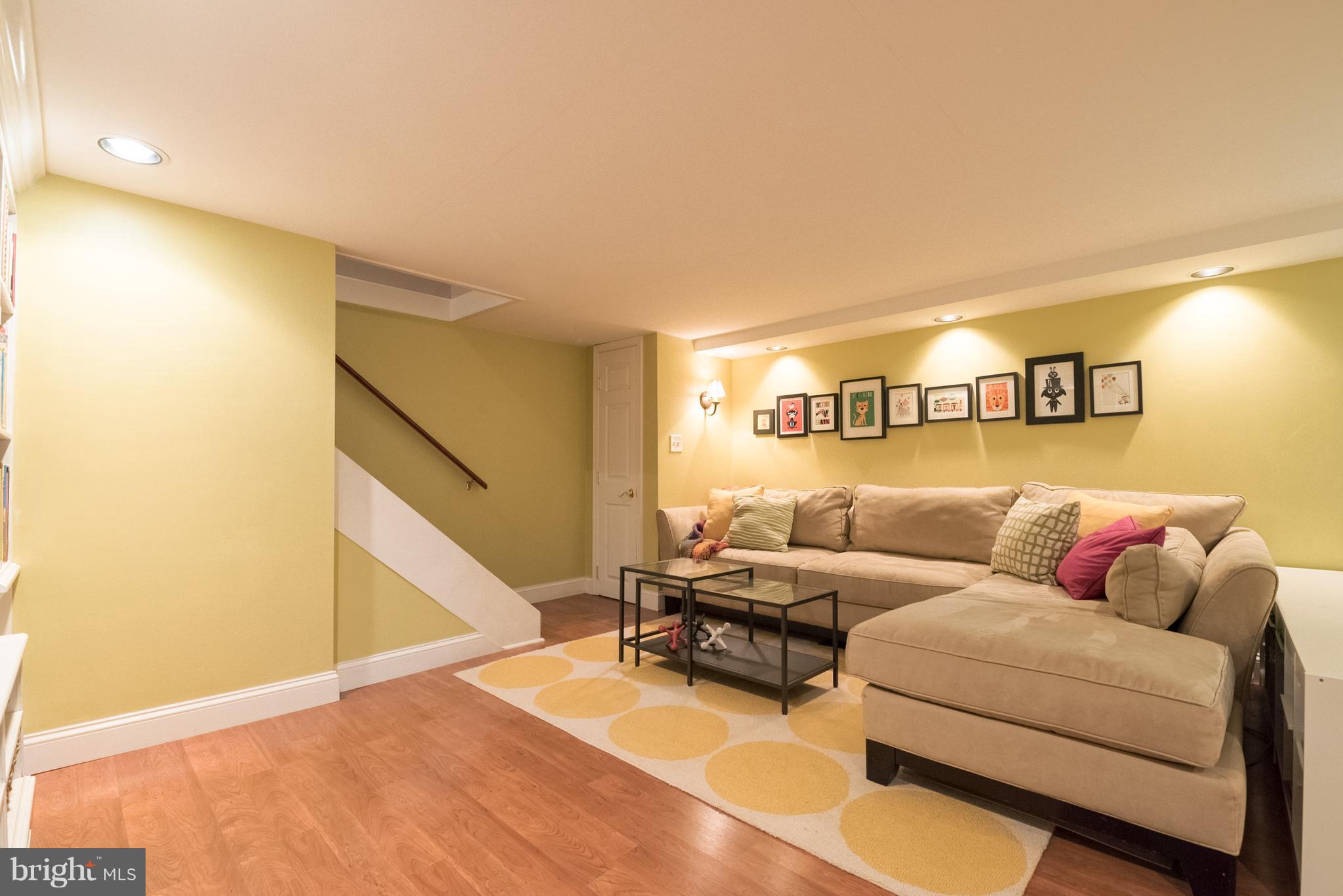 8229 Pleasant Plains Road Towson, MD 21286 - Photo 23 of 30 Family Room