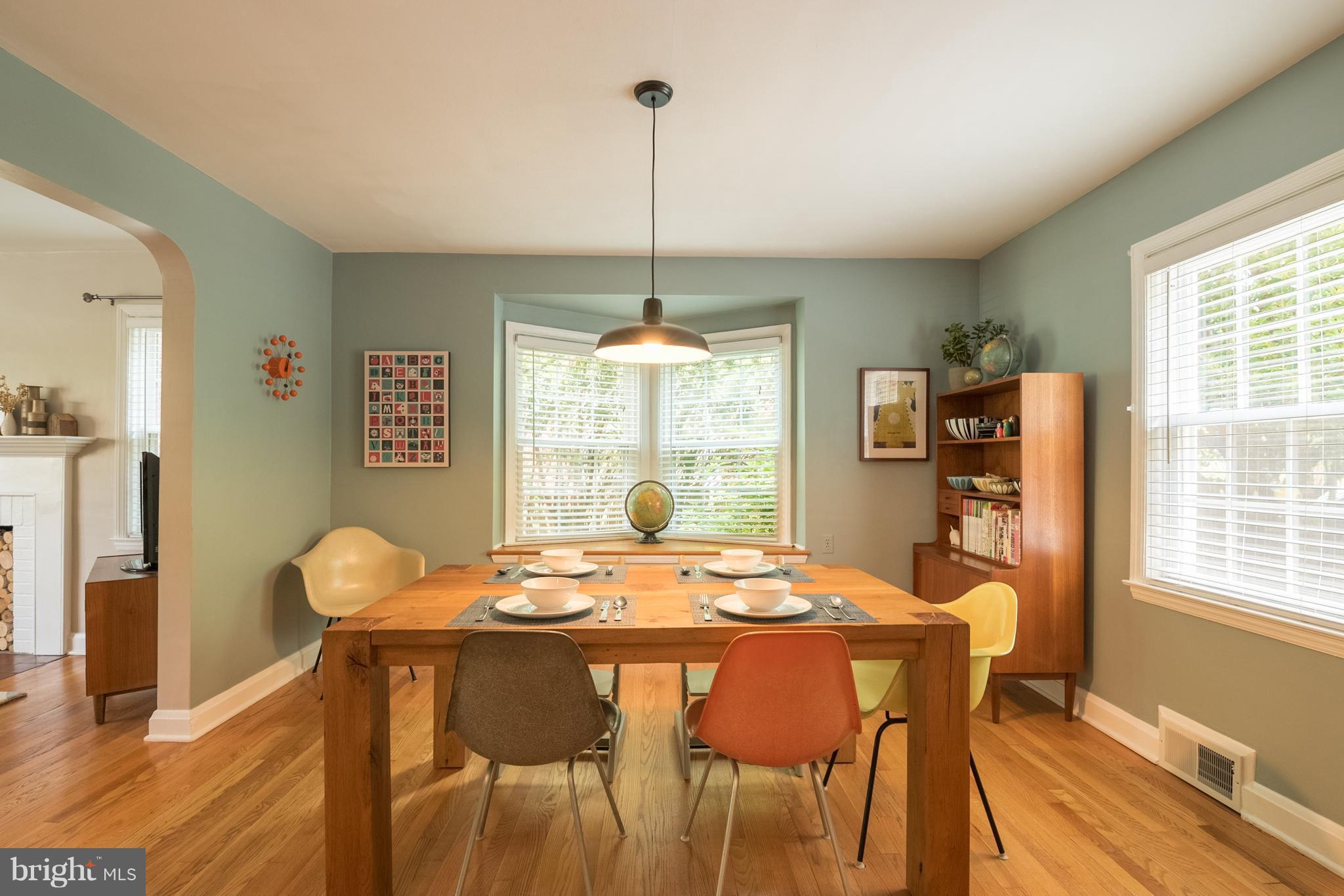 8229 Pleasant Plains Road Towson, MD 21286 - Photo 5 of 30 Dining Room Wood Floors
