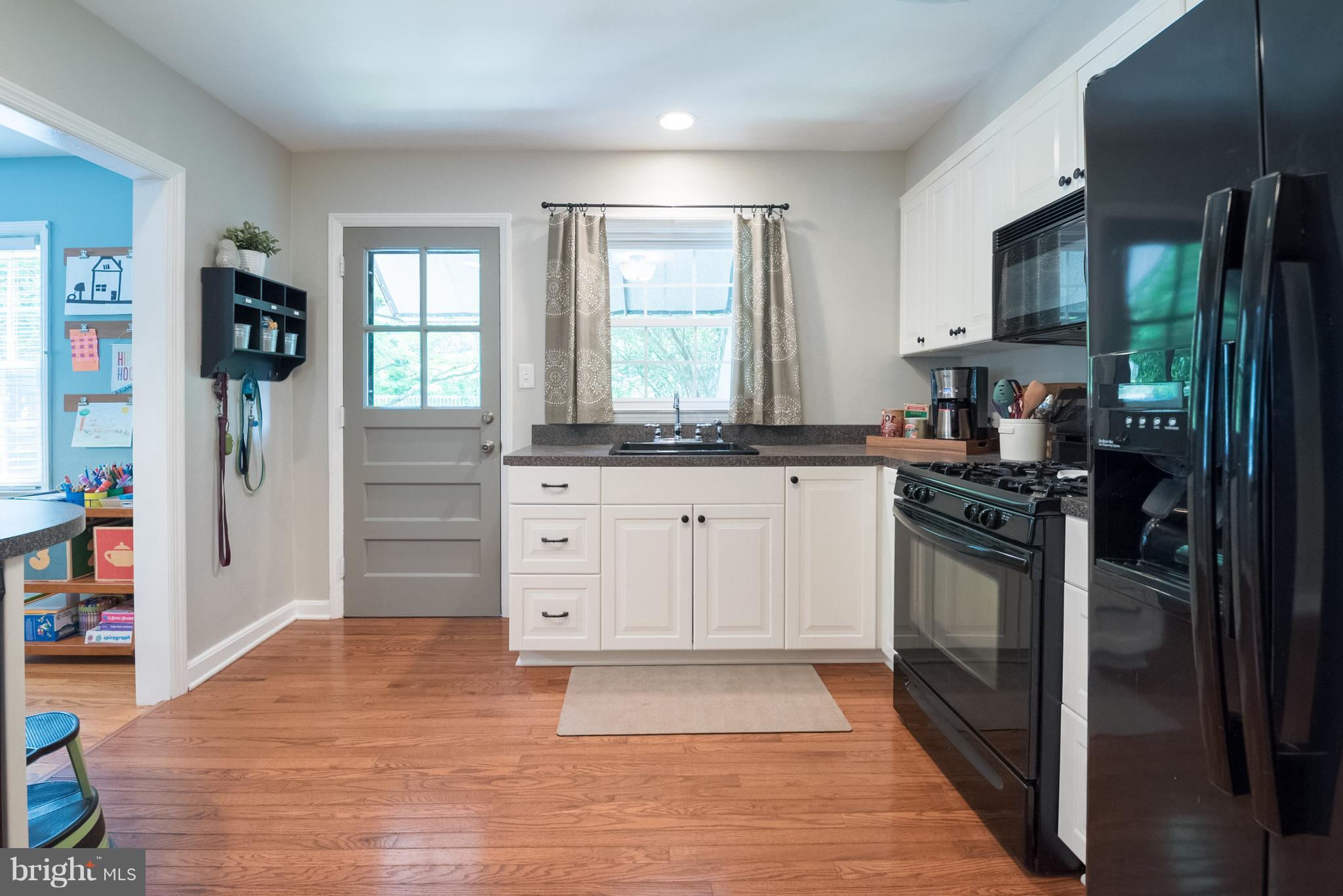 8229 Pleasant Plains Road Towson, MD 21286 - Photo 9 of 30 Kitchen