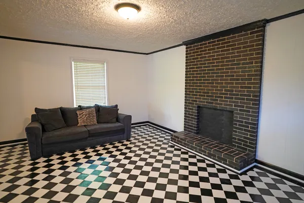 $238,500 | 85 Charjean Drive, Jackson, TN 38305