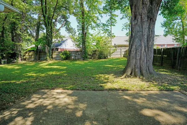 $238,500 | 85 Charjean Drive, Jackson, TN 38305