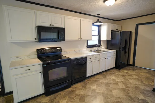 $238,500 | 85 Charjean Drive, Jackson, TN 38305