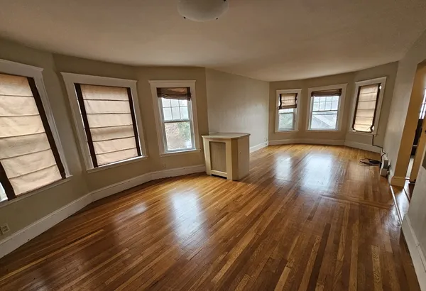 $3,600 | 82 Walnut Street, Unit 3, Brookline, MA 02445