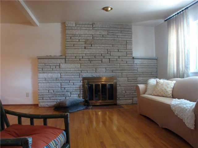 1054 Plum Ridge Columbus, OH 43213 - Photo 2 of 17 Gallery Image 2