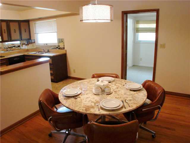 1054 Plum Ridge Columbus, OH 43213 - Photo 4 of 17 Gallery Image 4