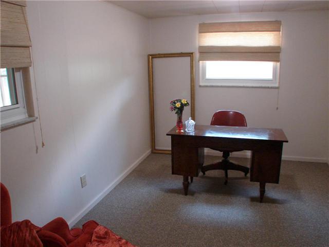 1054 Plum Ridge Columbus, OH 43213 - Photo 8 of 17 Gallery Image 8