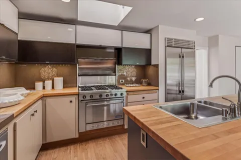 $3,898,000 | 5 Sandstone Street, Portola Valley, CA 94028