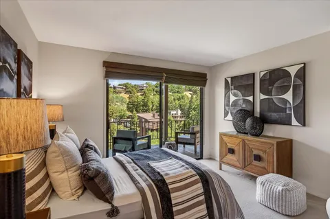 $3,898,000 | 5 Sandstone Street, Portola Valley, CA 94028
