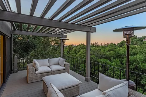 $3,898,000 | 5 Sandstone Street, Portola Valley, CA 94028