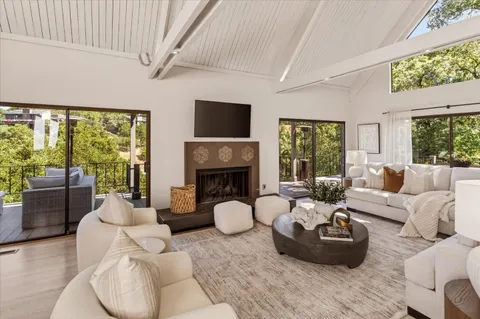 $3,898,000 | 5 Sandstone Street, Portola Valley, CA 94028