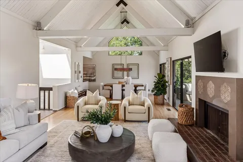 $3,898,000 | 5 Sandstone Street, Portola Valley, CA 94028