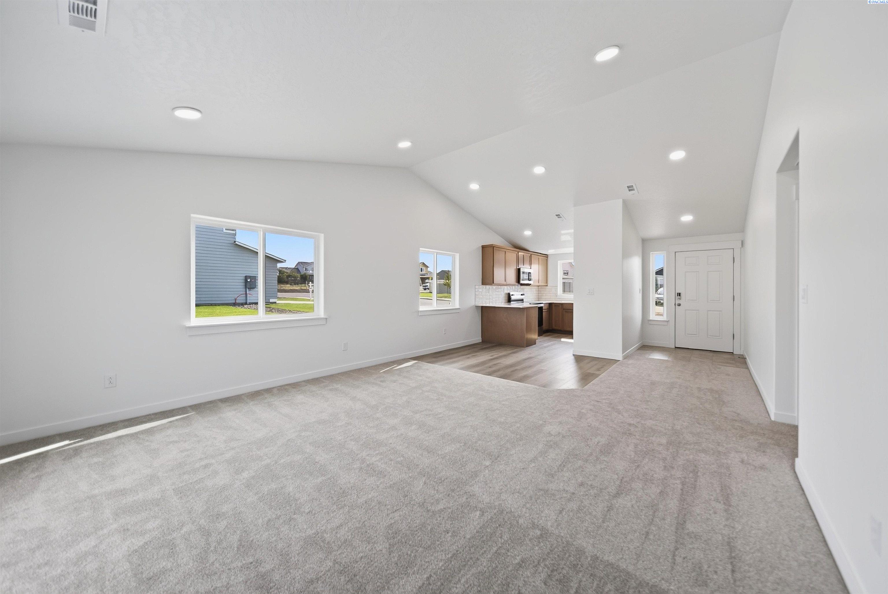 141 Bitters Loop Grandview, WA 98930 - Photo 5 of 11 Gallery Image 5