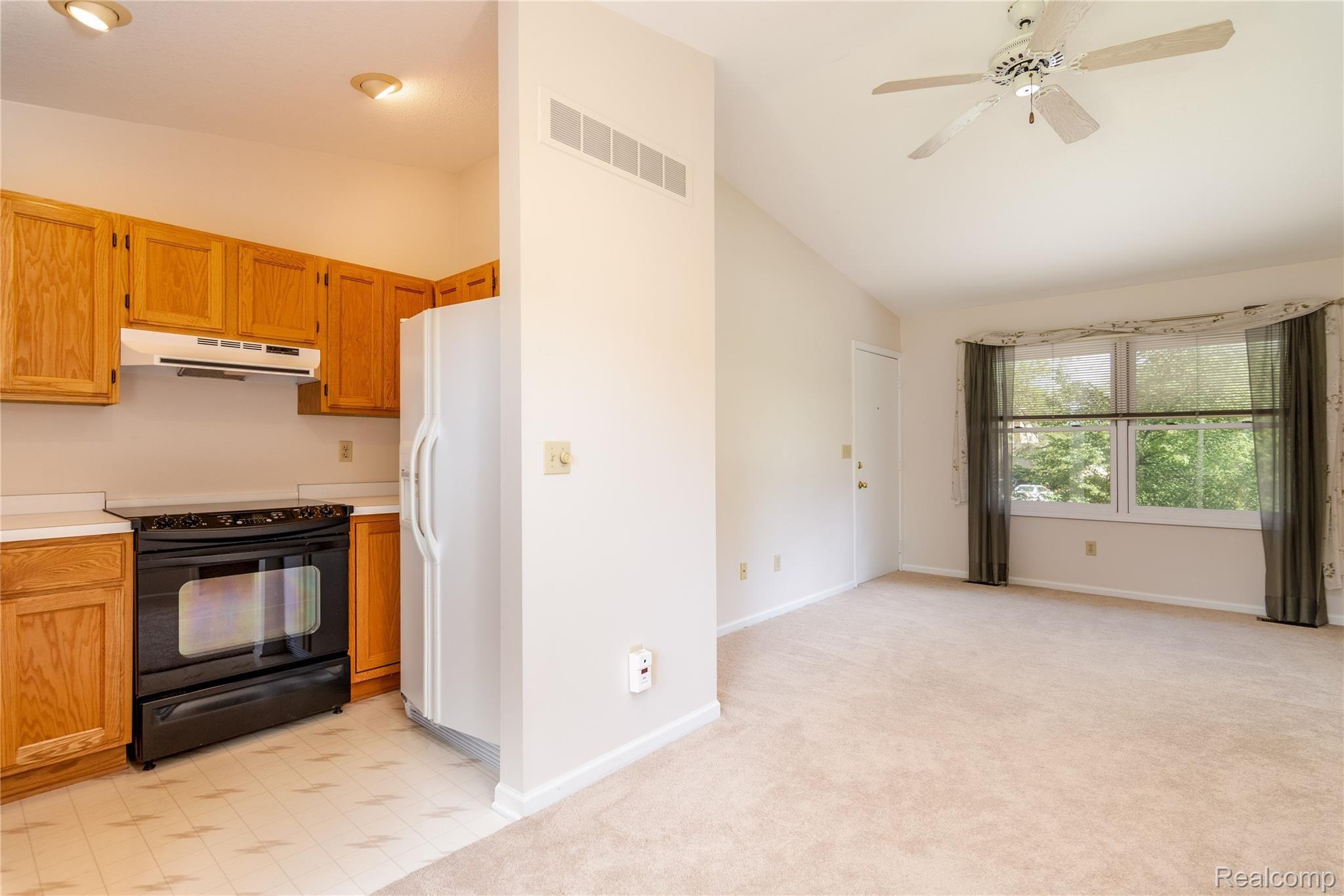 6273 Kings Pointe Road Grand Blanc, MI 48439 - Photo 28 of 39 FAMILY SUITE.jpg