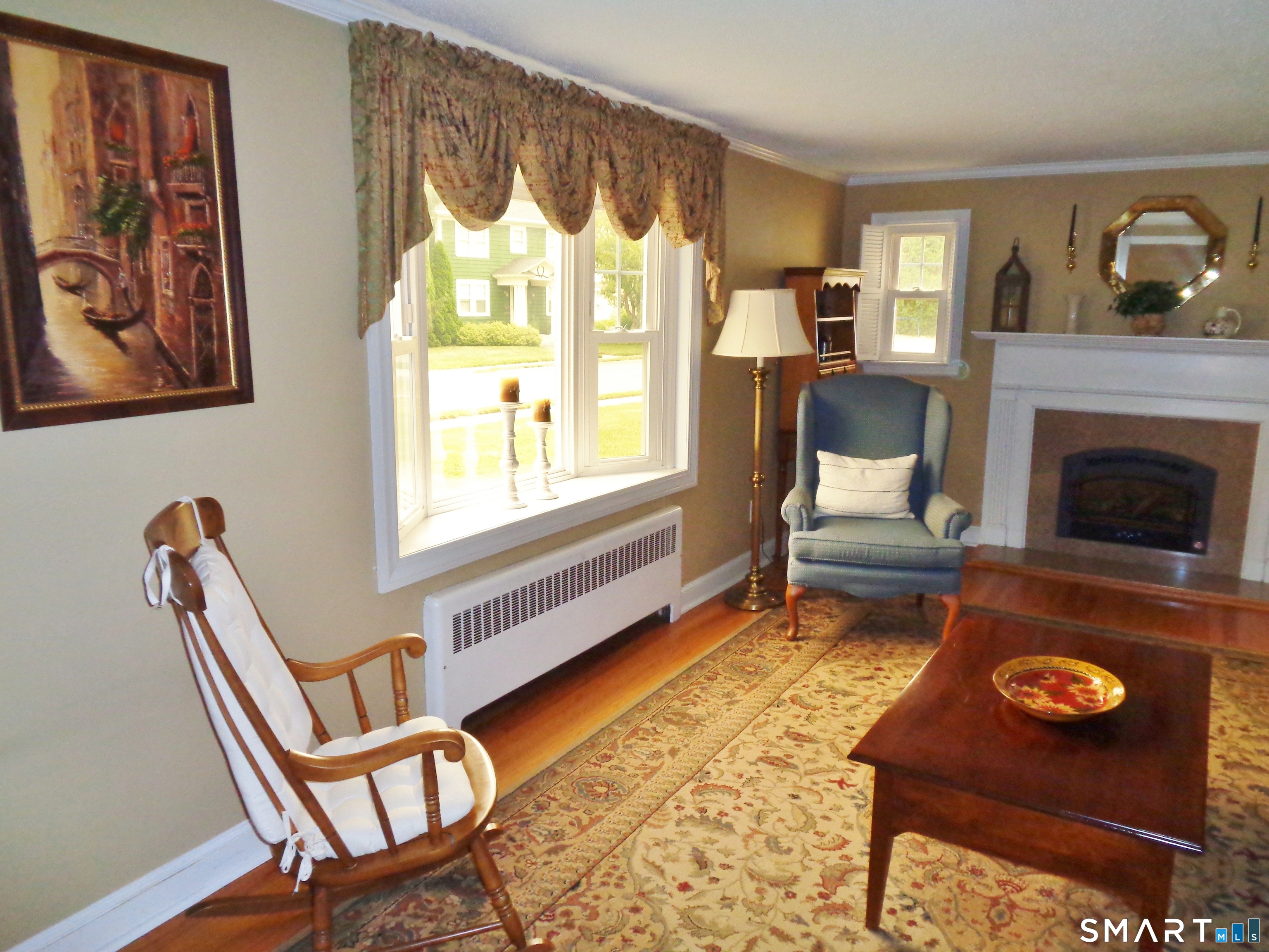 22 Scarborough Road Manchester, CT 06040 - Photo 3 of 28 Living Rm