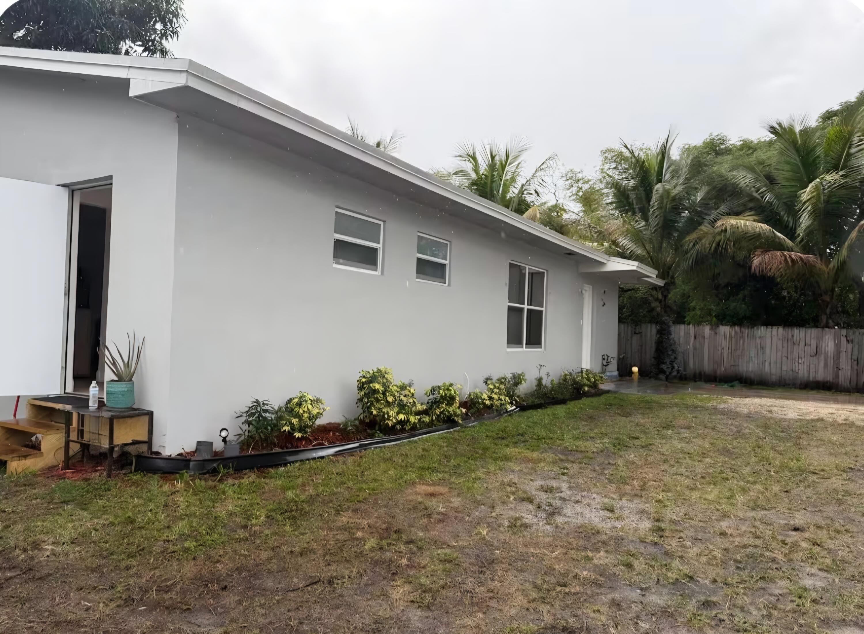 2452 Madison Street, Unit SIDE Hollywood, FL 33020 - Photo 4 of 6 Exterior
