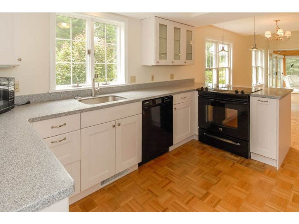 13 Stratham Green Road, Unit 13 Stratham, NH 03885 - Photo 3 of 24
