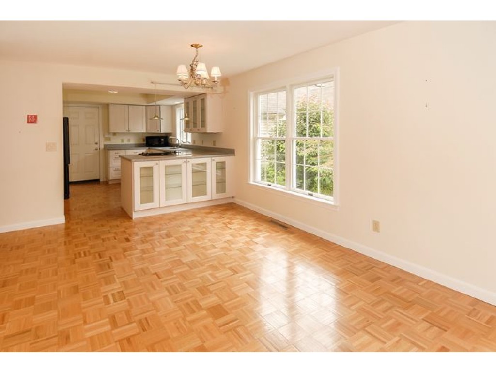 13 Stratham Green Road, Unit 13 Stratham, NH 03885 - Photo 5 of 24