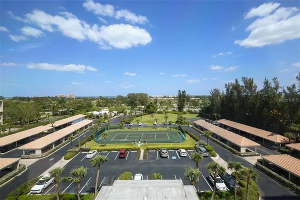 $11,000 | 2425 Gulf Of Mexico Drive, Unit 7C, Longboat Key, FL 34228