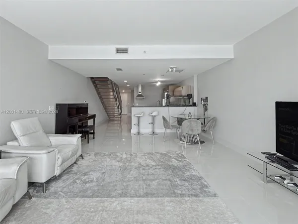 $4,200 | 2950 Northeast 188th Street, Unit 435, Aventura, FL 33180