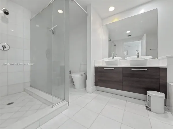 $4,200 | 2950 Northeast 188th Street, Unit 435, Aventura, FL 33180