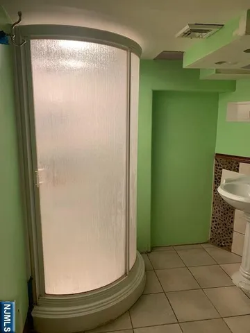 a view of utility room