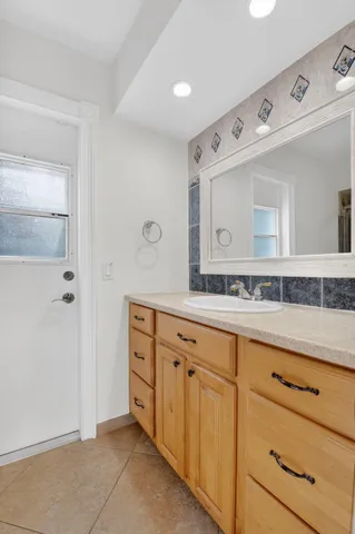 $5,500 | 1012 West Camino Real, Boca Raton, FL 33486