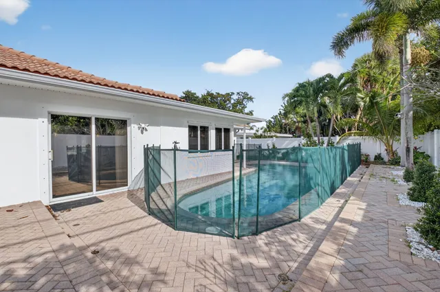 $5,500 | 1012 West Camino Real, Boca Raton, FL 33486